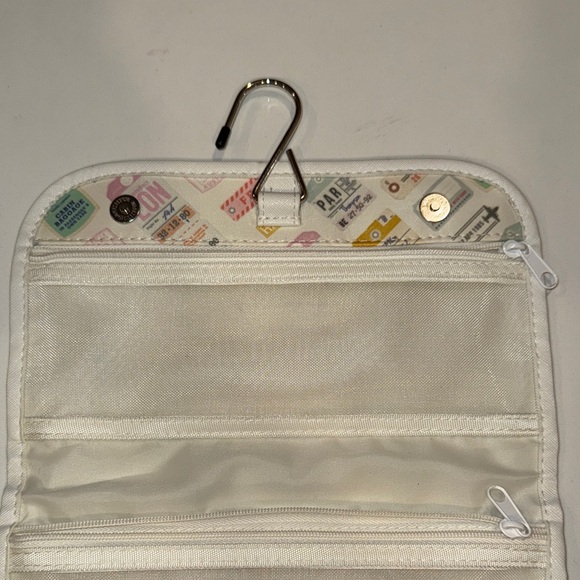 Patterned Electronics Accessory Case - Picture 5 of 12